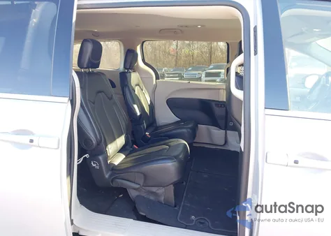 2024 Chrysler Pacifica Touring L z USA, uszkodzony, nr VIN 2C4RC1BG8RR162878